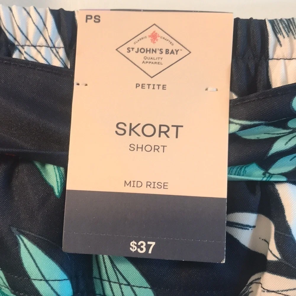 NWT St. John’s Bay Tropical Floral Skort